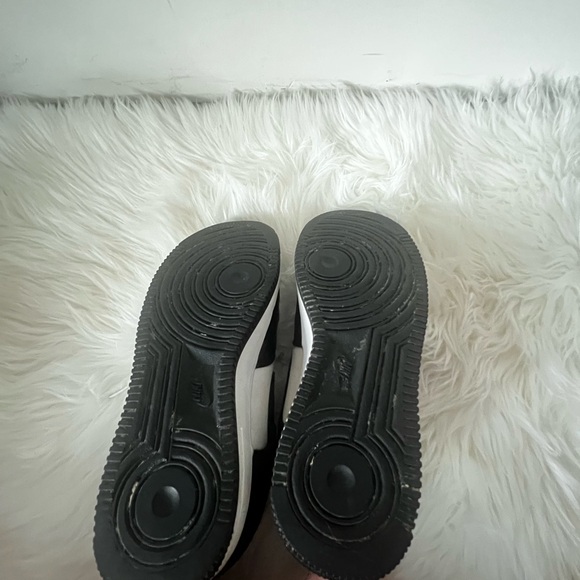 Nike Air Forces - Picture 5 of 5